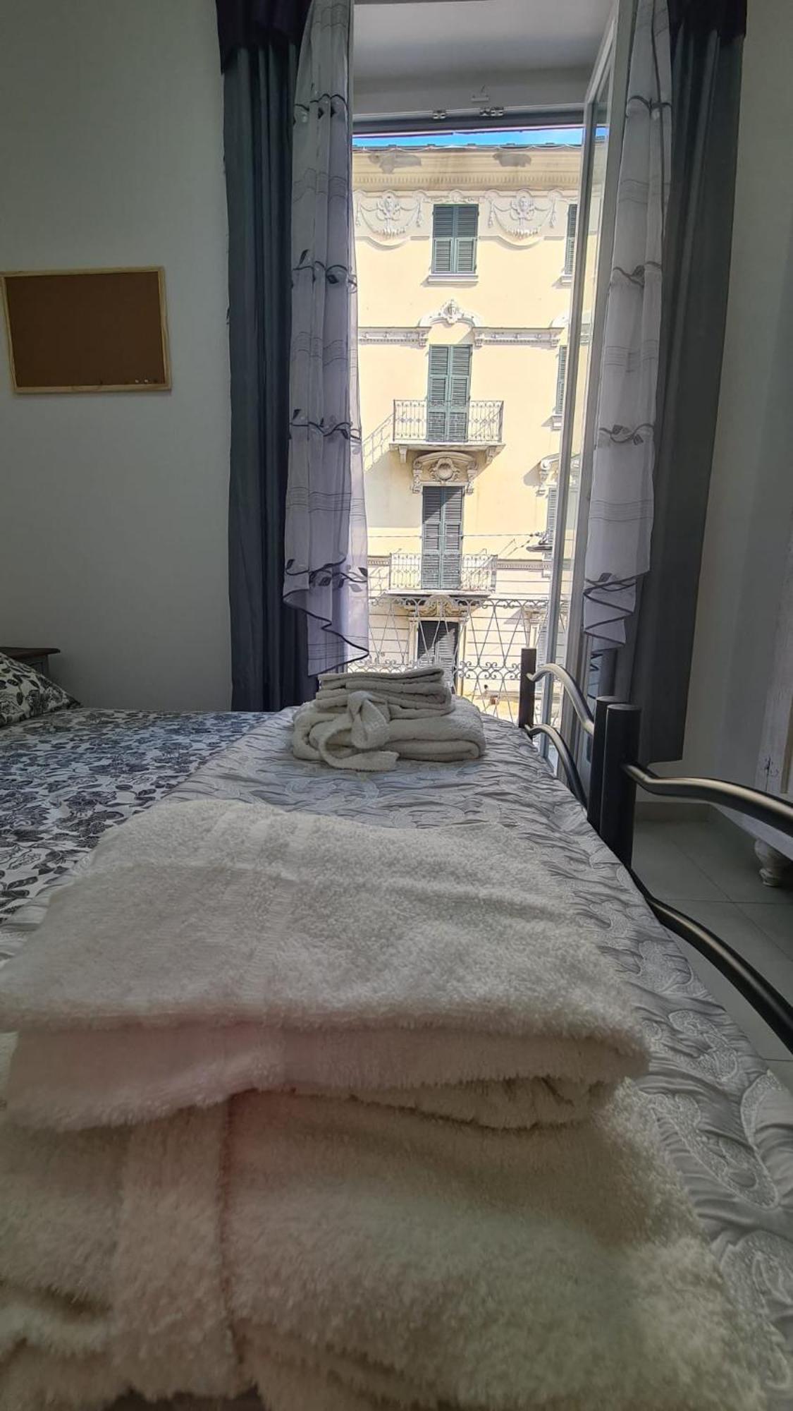 Amici Holidey Camera Stazione 호텔 라스페치아 외부 사진